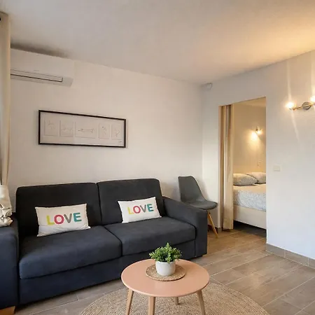 T2, Swimming Pool, Tennis Mc Semesterbostad