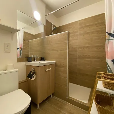 T2, Swimming Pool, Tennis Mc Beausoleil